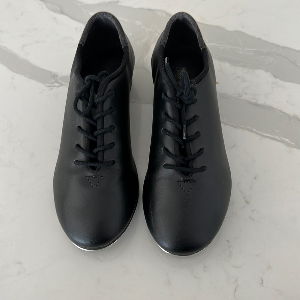 Tap shoes